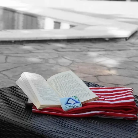 アパートホテル Corfu Pearl